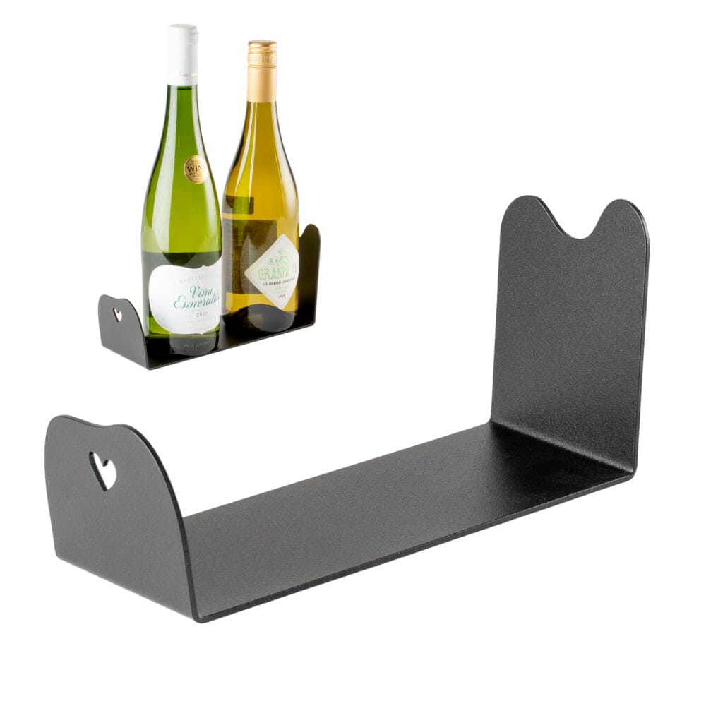 Czarny metalowy stojak na wino z butelkami