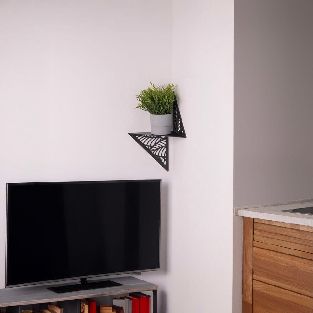 Półka narożna prawa nad telewizorem
